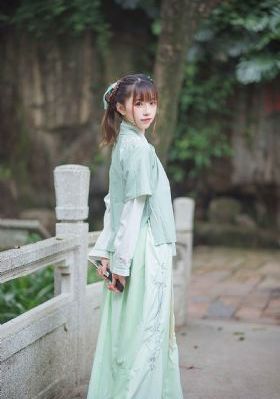 黄蓉解开乳罩喂奶老头_BD英语电影在线看